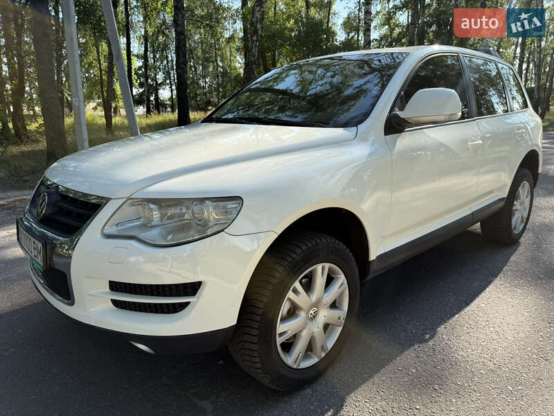 Внедорожник / Кроссовер Volkswagen Touareg 2010 в Ахтырке