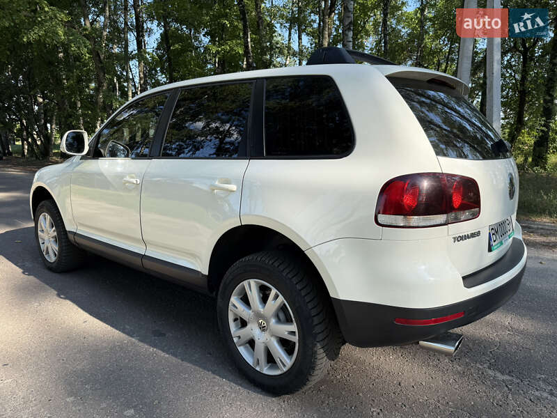 Внедорожник / Кроссовер Volkswagen Touareg 2010 в Ахтырке