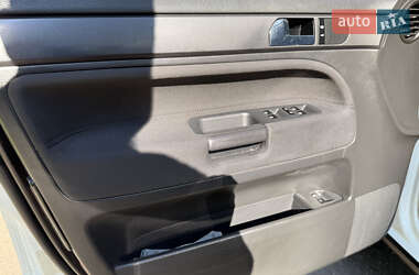 Внедорожник / Кроссовер Volkswagen Touareg 2010 в 
