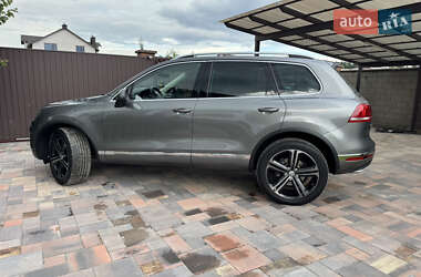 Внедорожник / Кроссовер Volkswagen Touareg 2017 в Обухове