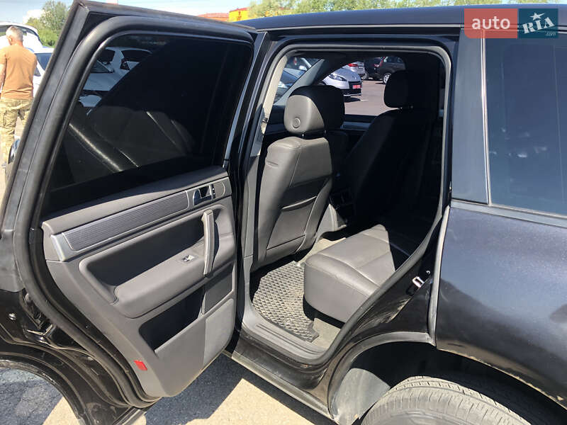 Внедорожник / Кроссовер Volkswagen Touareg 2005 в Харькове