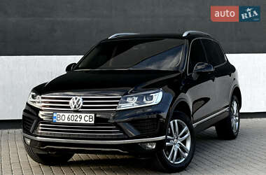 Внедорожник / Кроссовер Volkswagen Touareg 2015 в 