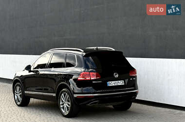 Внедорожник / Кроссовер Volkswagen Touareg 2015 в 