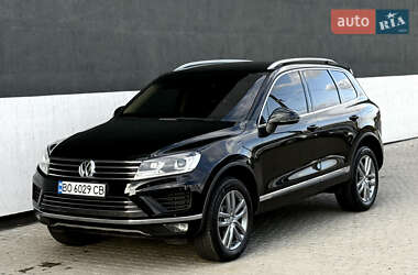 Внедорожник / Кроссовер Volkswagen Touareg 2015 в 