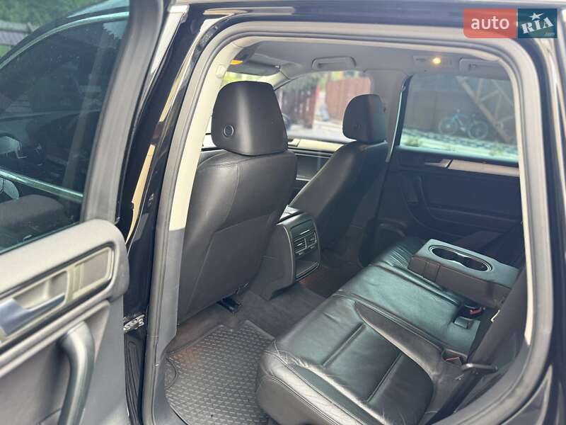 Позашляховик / Кросовер Volkswagen Touareg 2011 в Міжгір'ї