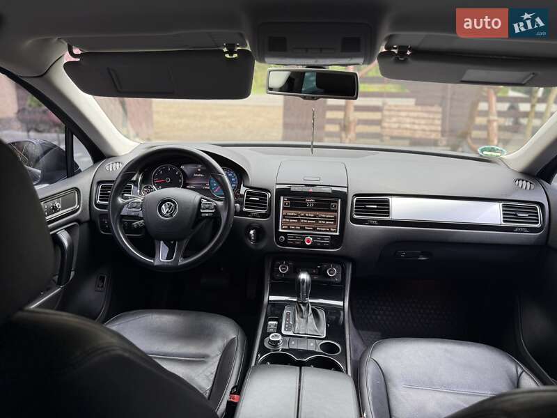 Позашляховик / Кросовер Volkswagen Touareg 2011 в Міжгір'ї