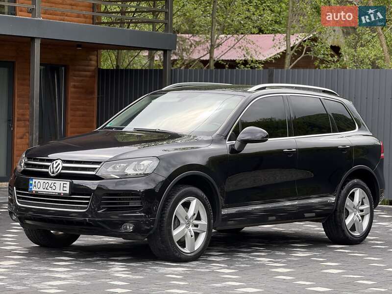 Позашляховик / Кросовер Volkswagen Touareg 2011 в Міжгір'ї