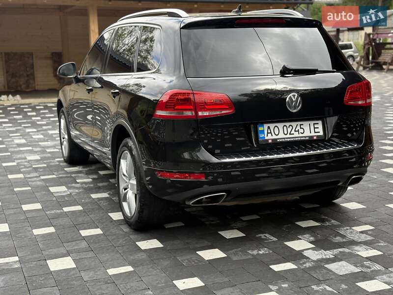 Позашляховик / Кросовер Volkswagen Touareg 2011 в Міжгір'ї