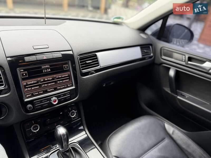 Позашляховик / Кросовер Volkswagen Touareg 2011 в Міжгір'ї