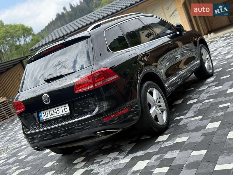 Позашляховик / Кросовер Volkswagen Touareg 2011 в Міжгір'ї