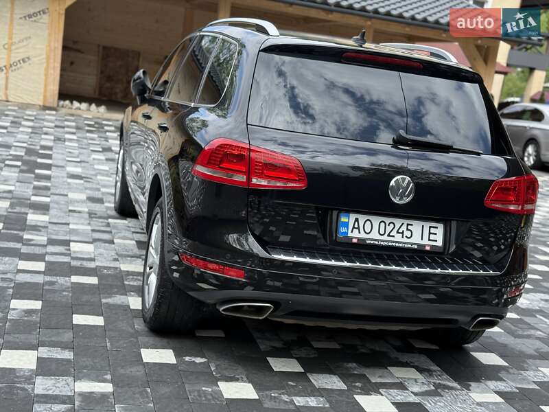 Позашляховик / Кросовер Volkswagen Touareg 2011 в Міжгір'ї