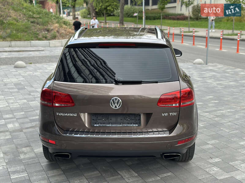 Позашляховик / Кросовер Volkswagen Touareg 2012 в Києві