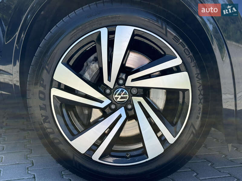 Позашляховик / Кросовер Volkswagen Touareg 2021 в Хмельницькому