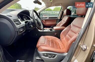 Внедорожник / Кроссовер Volkswagen Touareg 2017 в 