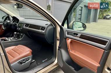 Внедорожник / Кроссовер Volkswagen Touareg 2017 в 