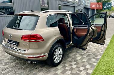 Внедорожник / Кроссовер Volkswagen Touareg 2017 в 