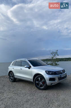Внедорожник / Кроссовер Volkswagen Touareg 2011 в 