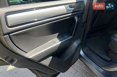 Внедорожник / Кроссовер Volkswagen Touareg 2011 в 