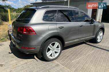 Внедорожник / Кроссовер Volkswagen Touareg 2011 в 