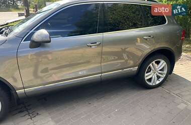 Внедорожник / Кроссовер Volkswagen Touareg 2011 в 