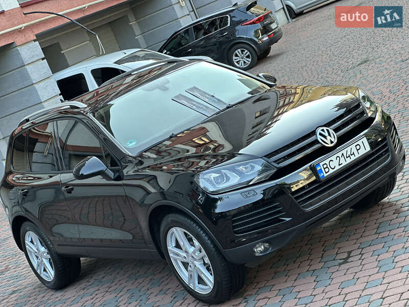 Позашляховик / Кросовер Volkswagen Touareg 2012 в Івано-Франківську