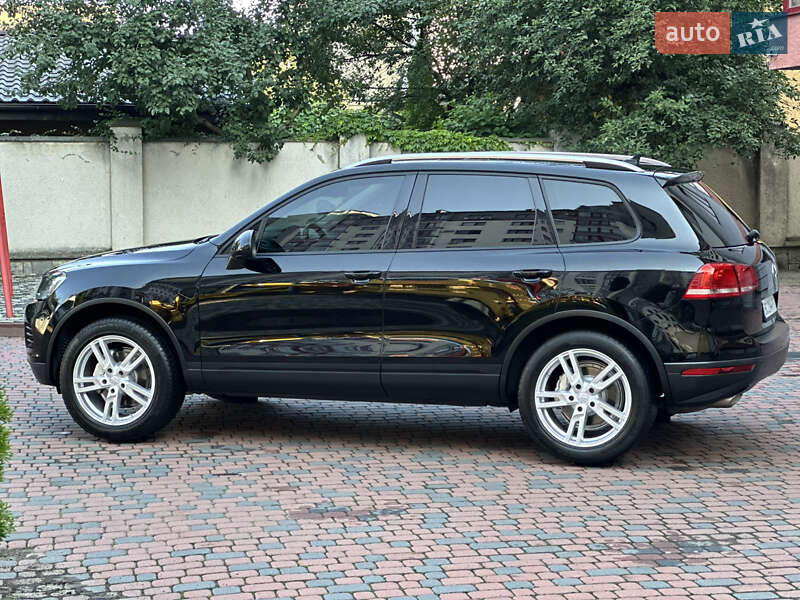 Позашляховик / Кросовер Volkswagen Touareg 2012 в Івано-Франківську