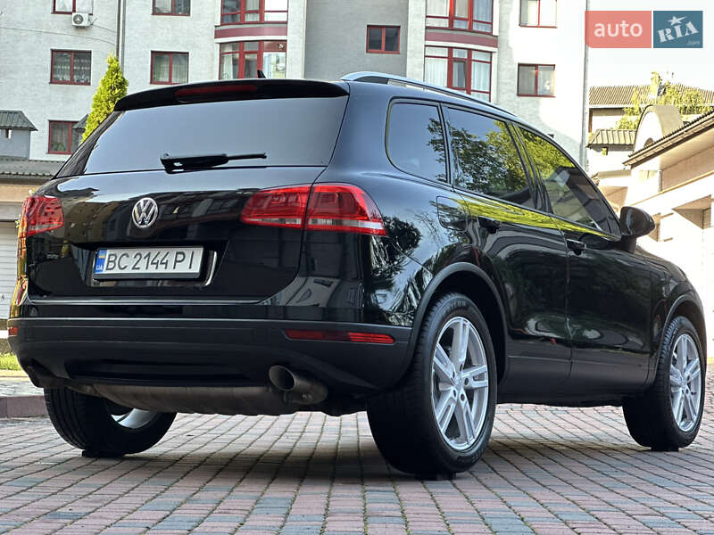 Позашляховик / Кросовер Volkswagen Touareg 2012 в Івано-Франківську