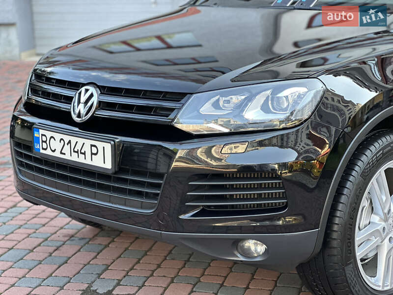 Позашляховик / Кросовер Volkswagen Touareg 2012 в Івано-Франківську