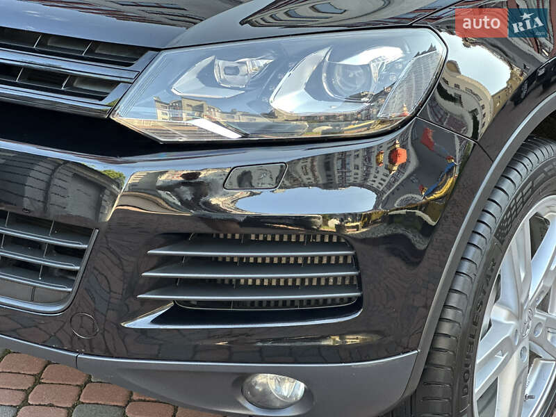 Позашляховик / Кросовер Volkswagen Touareg 2012 в Івано-Франківську