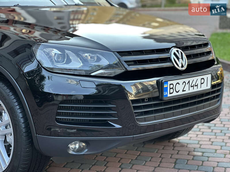 Позашляховик / Кросовер Volkswagen Touareg 2012 в Івано-Франківську