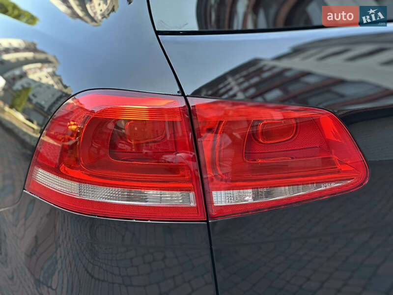 Позашляховик / Кросовер Volkswagen Touareg 2012 в Івано-Франківську