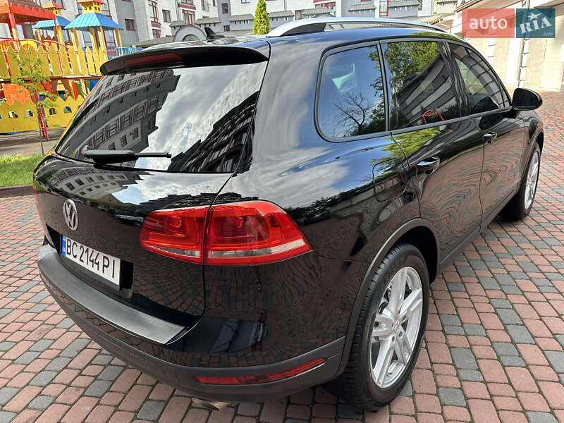 Позашляховик / Кросовер Volkswagen Touareg 2012 в Івано-Франківську