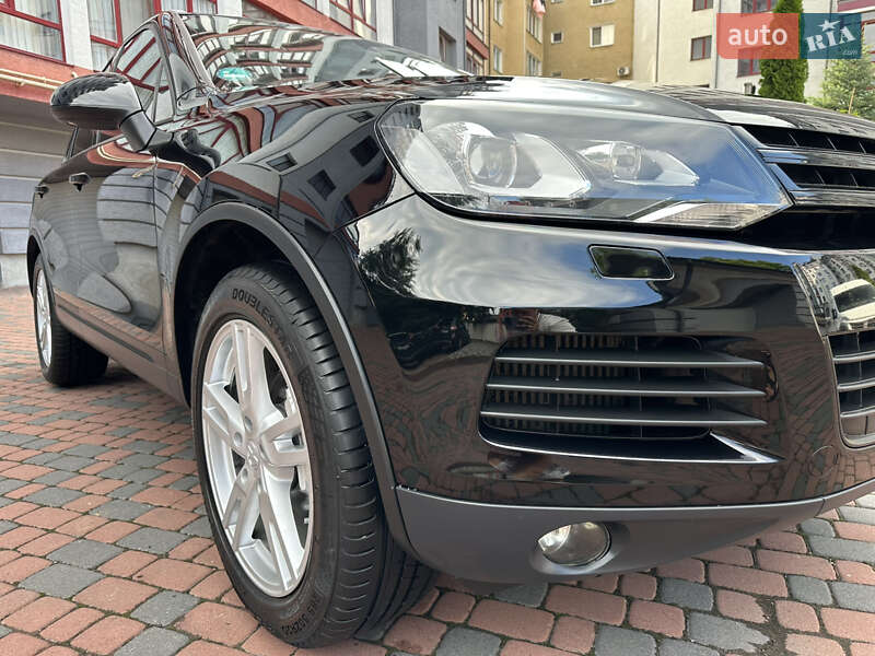 Позашляховик / Кросовер Volkswagen Touareg 2012 в Івано-Франківську