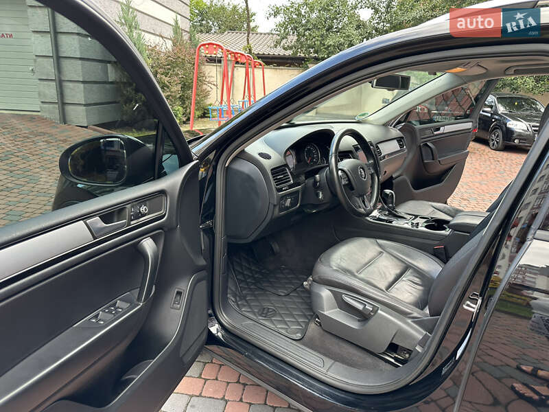 Позашляховик / Кросовер Volkswagen Touareg 2012 в Івано-Франківську