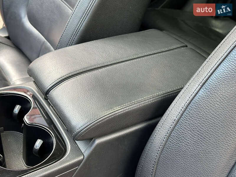 Позашляховик / Кросовер Volkswagen Touareg 2012 в Івано-Франківську