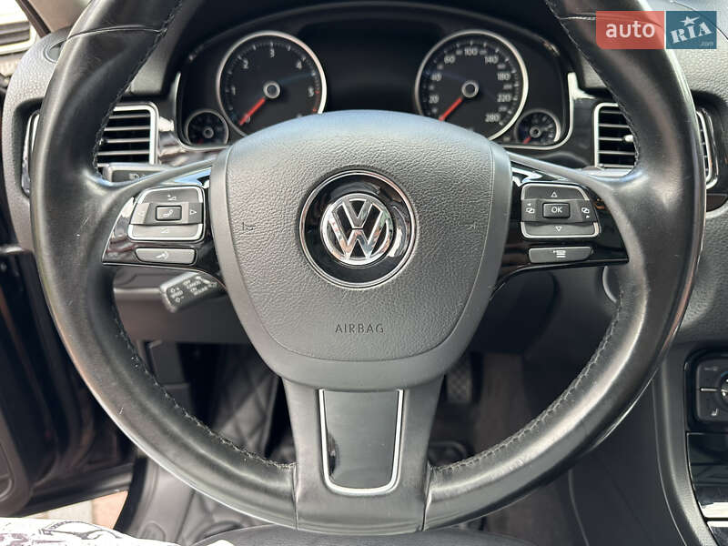 Позашляховик / Кросовер Volkswagen Touareg 2012 в Івано-Франківську