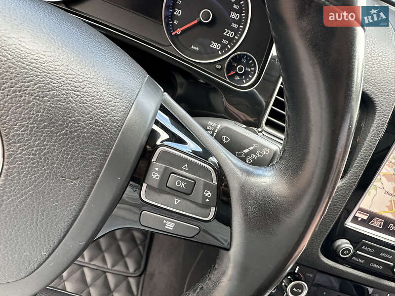 Позашляховик / Кросовер Volkswagen Touareg 2012 в Івано-Франківську