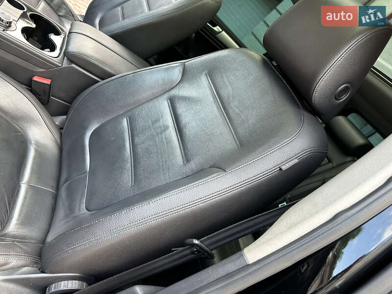 Позашляховик / Кросовер Volkswagen Touareg 2012 в Івано-Франківську