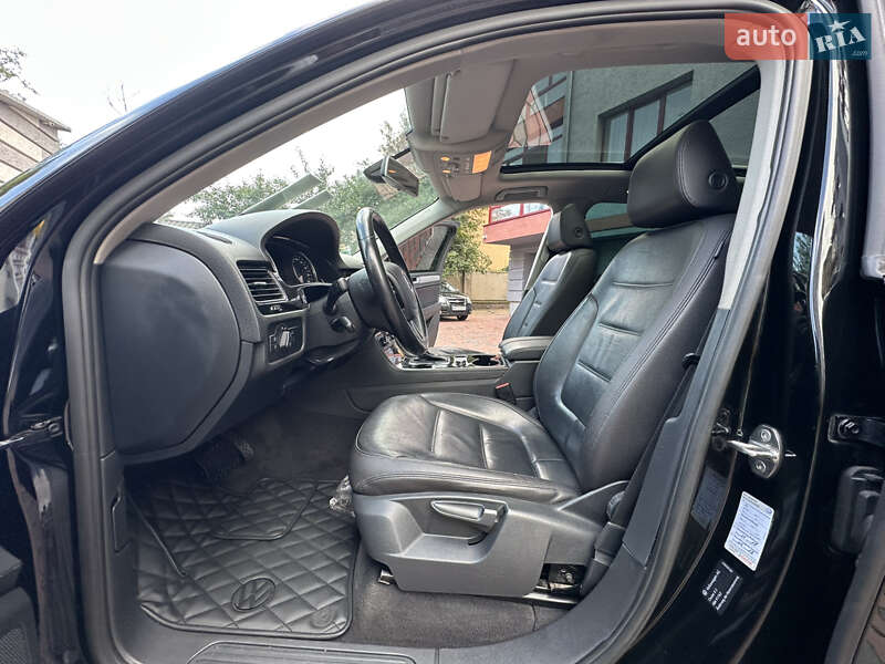 Позашляховик / Кросовер Volkswagen Touareg 2012 в Івано-Франківську