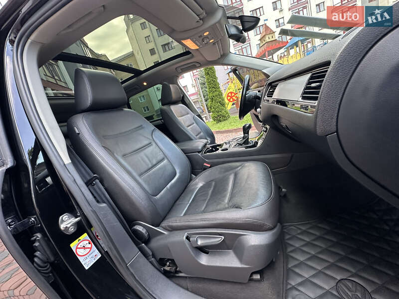 Позашляховик / Кросовер Volkswagen Touareg 2012 в Івано-Франківську
