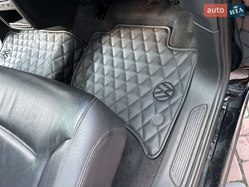 Позашляховик / Кросовер Volkswagen Touareg 2012 в Івано-Франківську