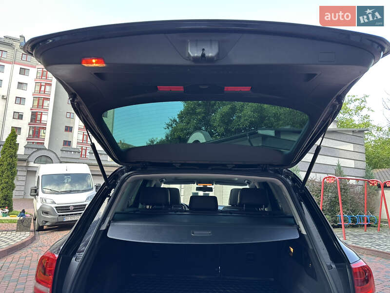Позашляховик / Кросовер Volkswagen Touareg 2012 в Івано-Франківську