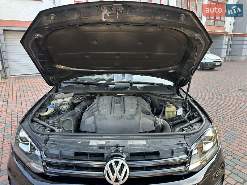 Позашляховик / Кросовер Volkswagen Touareg 2012 в Івано-Франківську