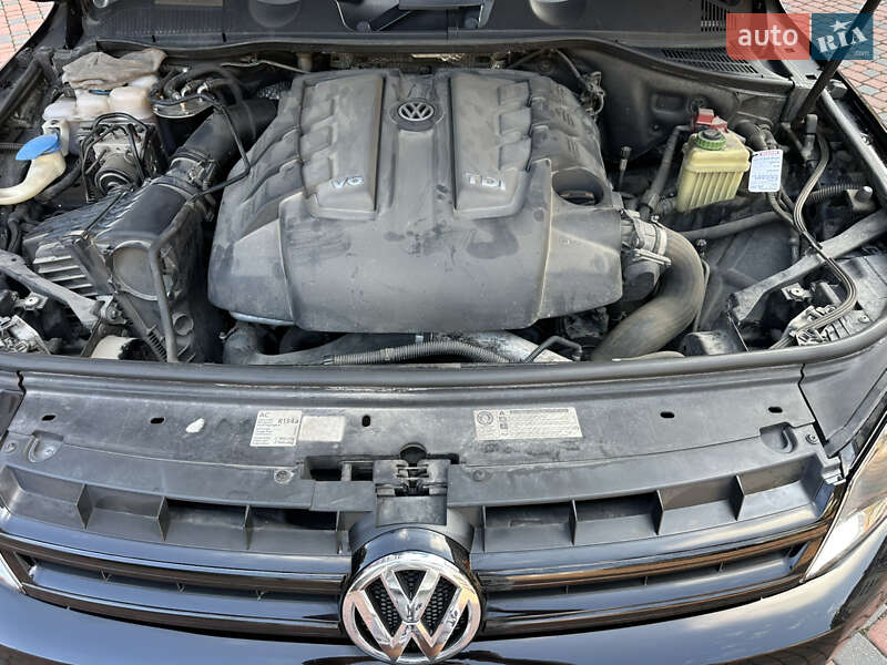 Позашляховик / Кросовер Volkswagen Touareg 2012 в Івано-Франківську