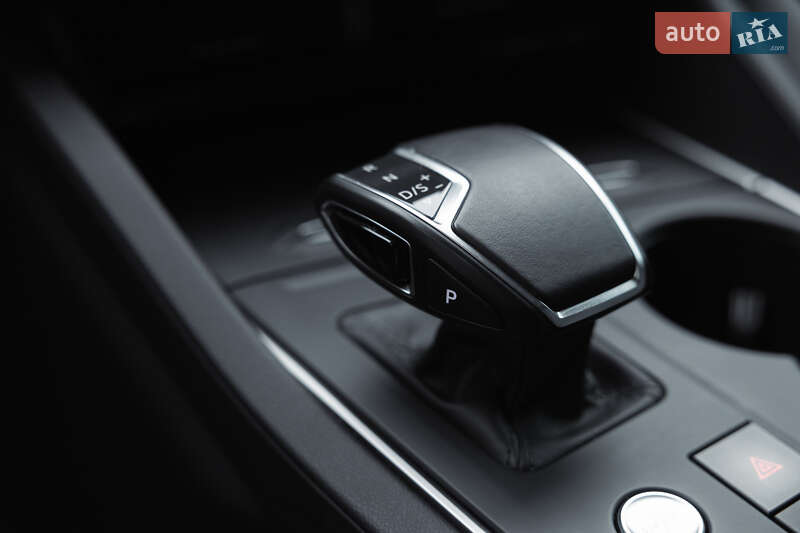 Позашляховик / Кросовер Volkswagen Touareg 2021 в Харкові