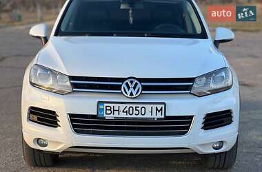 Внедорожник / Кроссовер Volkswagen Touareg 2012 в Львове
