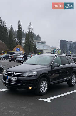Внедорожник / Кроссовер Volkswagen Touareg 2011 в 