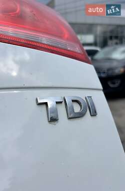Позашляховик / Кросовер Volkswagen Touareg 2014 в 
