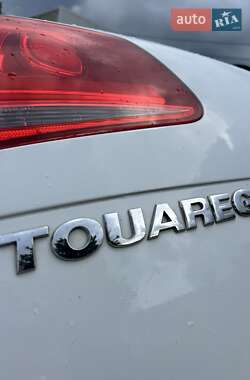 Позашляховик / Кросовер Volkswagen Touareg 2014 в 