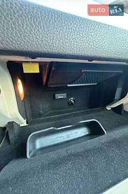Внедорожник / Кроссовер Volkswagen Touareg 2011 в 